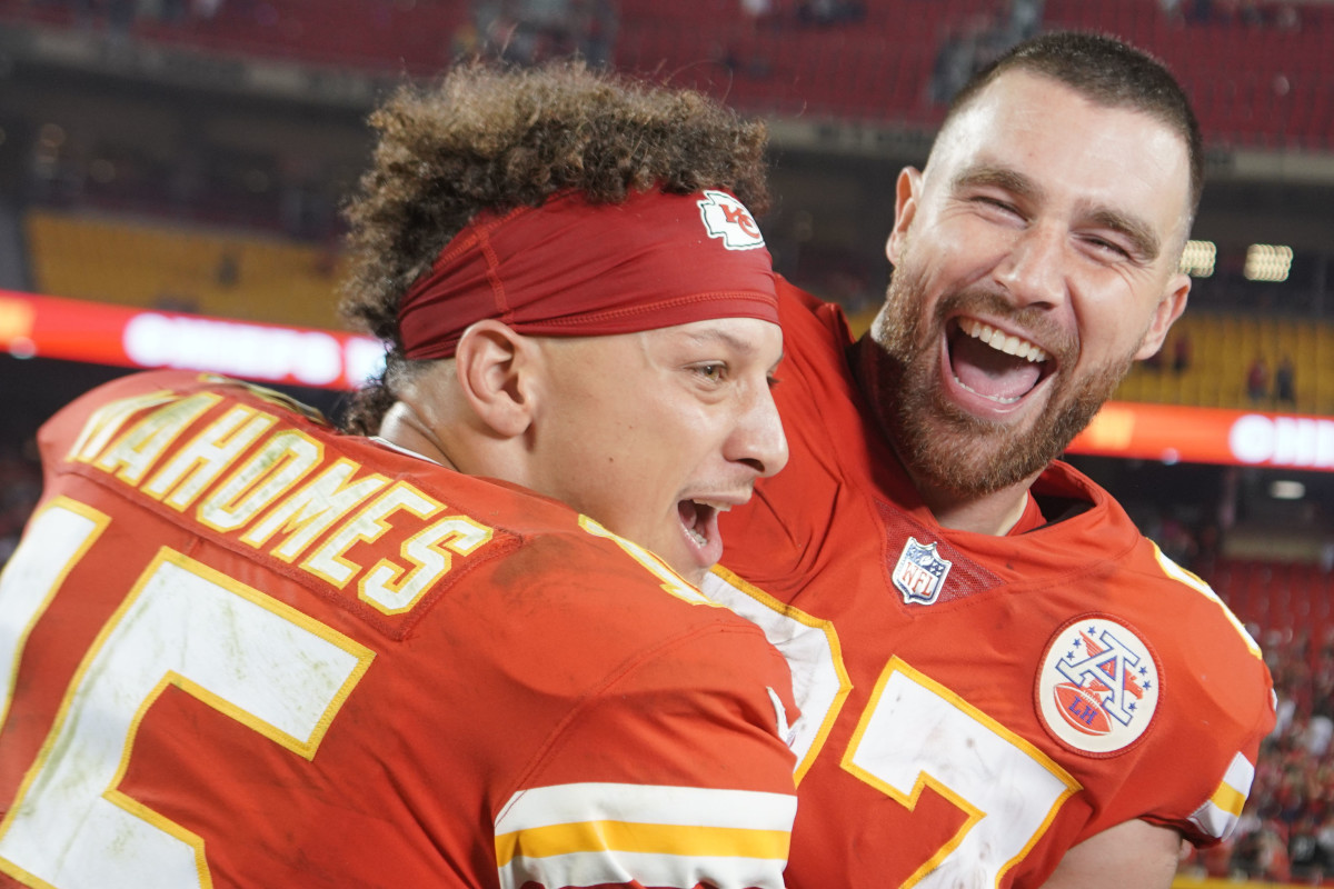 PatrickMahones_TravisKelce_102222